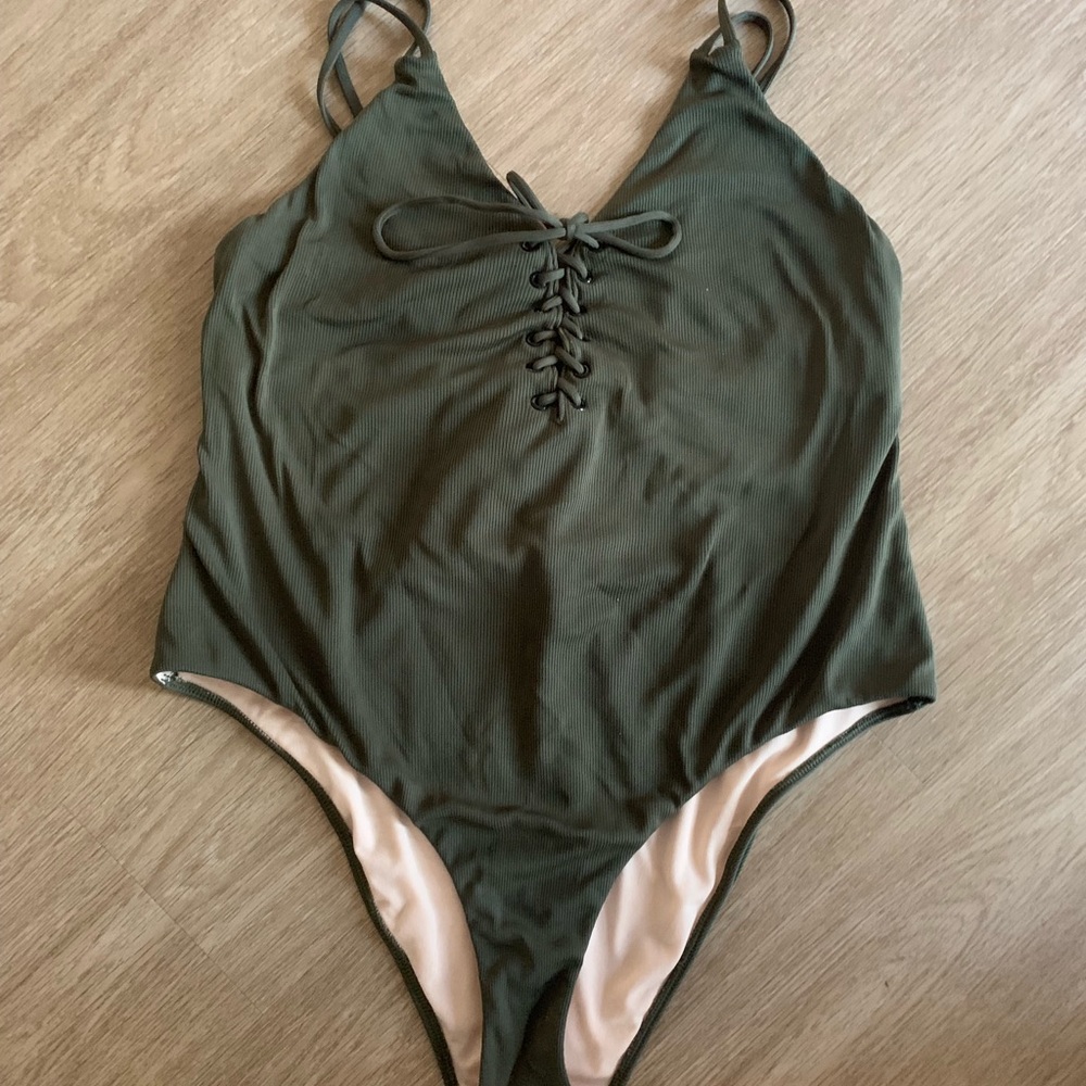 La hearts one piece lace up bathing suit